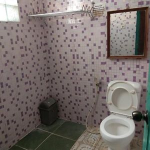 Kamar double standard